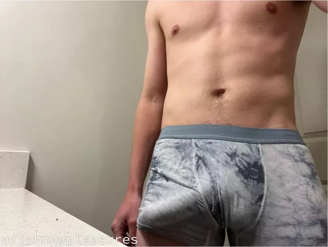 You see me across the locker room…what’s your move?😈🍆