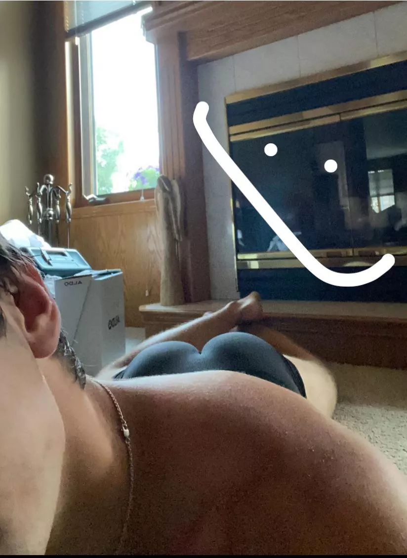 20 any hot boys wanna hmu?