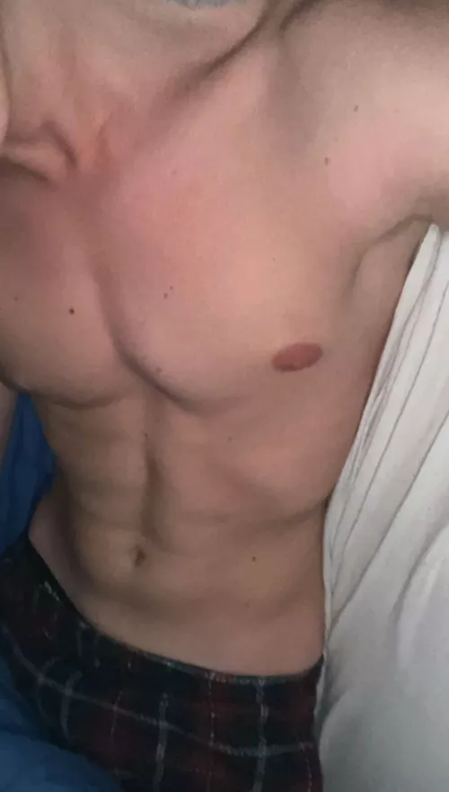 24 fit guy here. Looking for other fit guys.