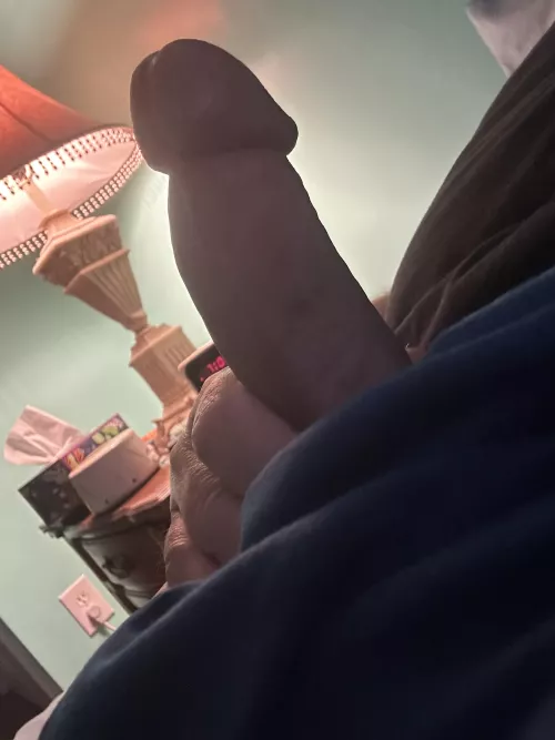 58 USA I want a cut cock to cum for me