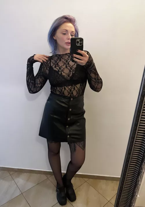 Are leather skirts still in fashion?