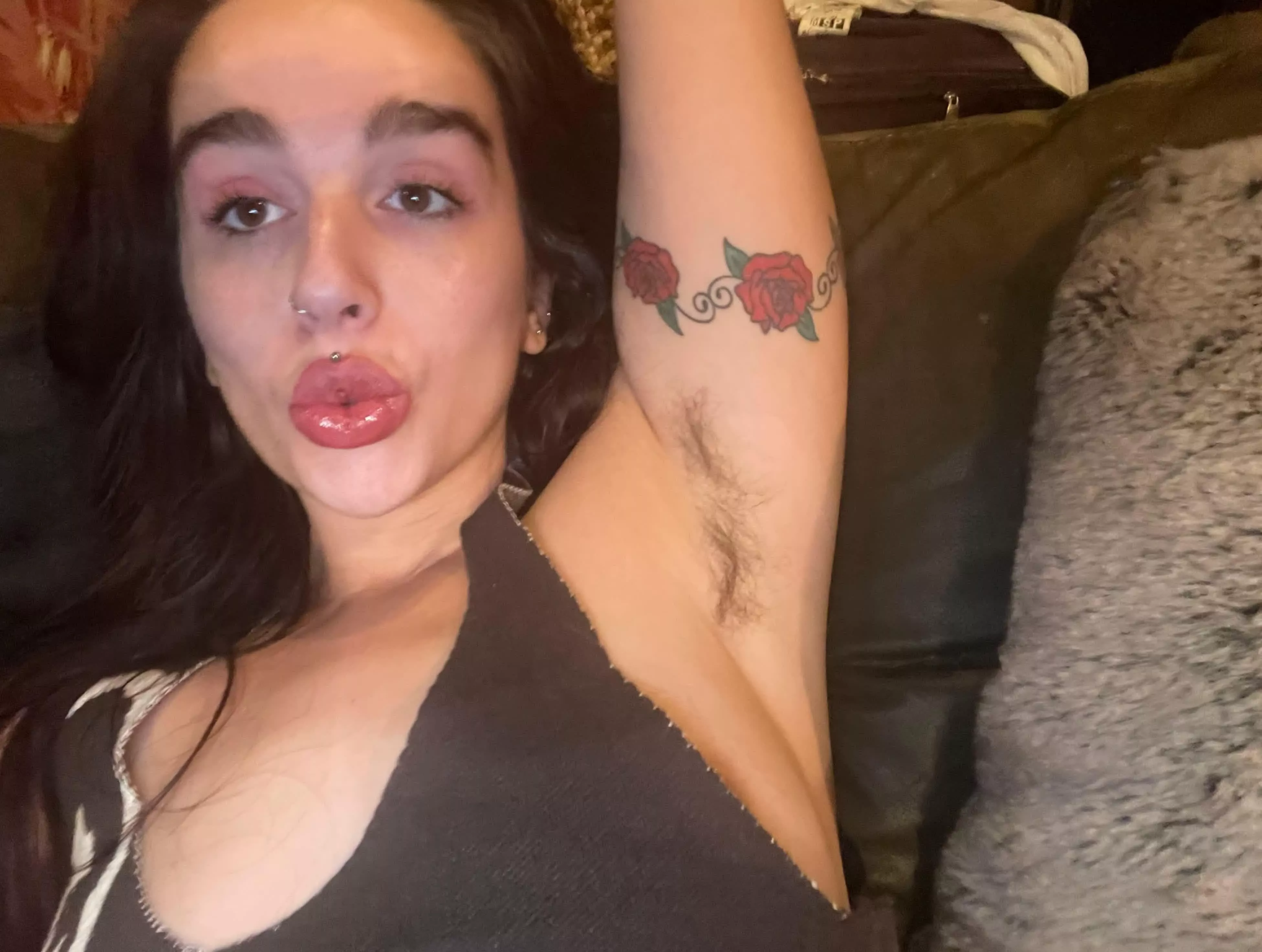 Be the first to lick my hairy pits this year