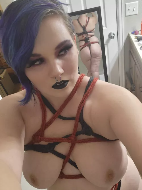 Black and red go great together ;)