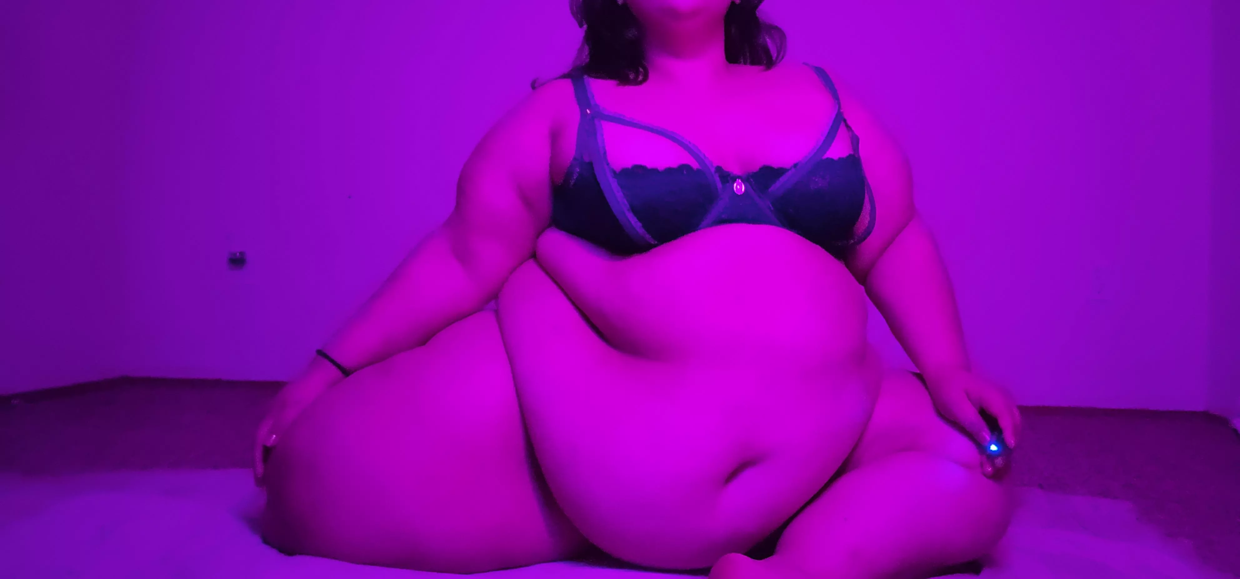 Cum lay on my belly ✨️🌙