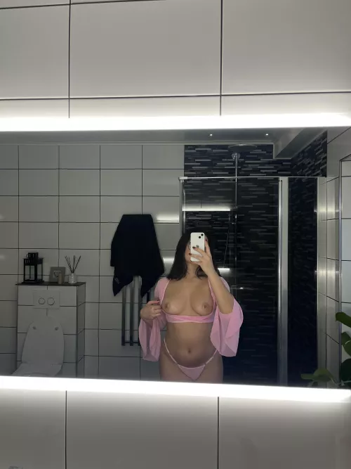 Do you like the way my body is reflected in the mirror