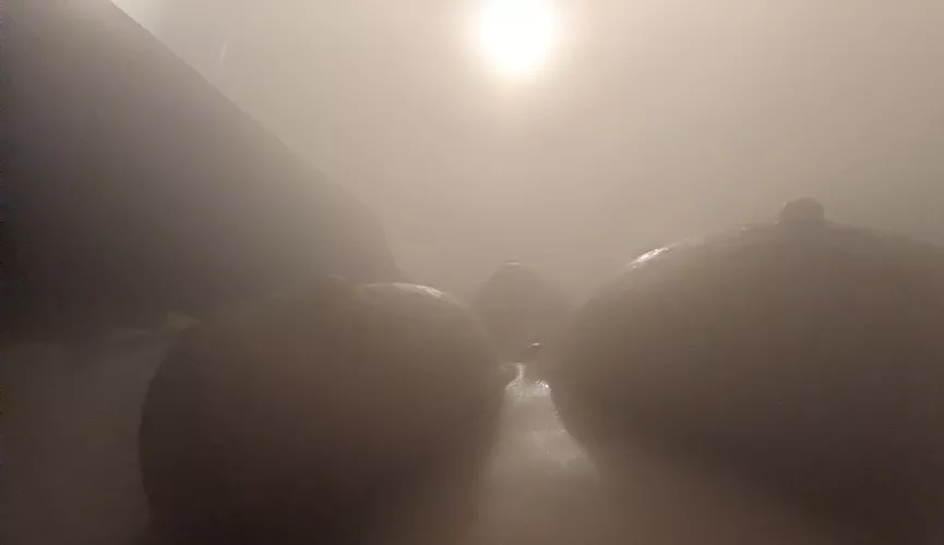 Foggy shot from underneath after a shower 😘