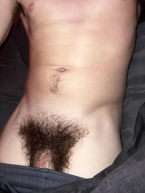 Fuck yeah my bush is getting so thick 😛