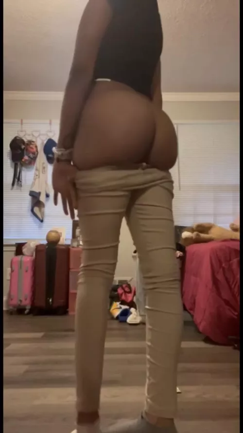 Got pyt girls and more dm if interested