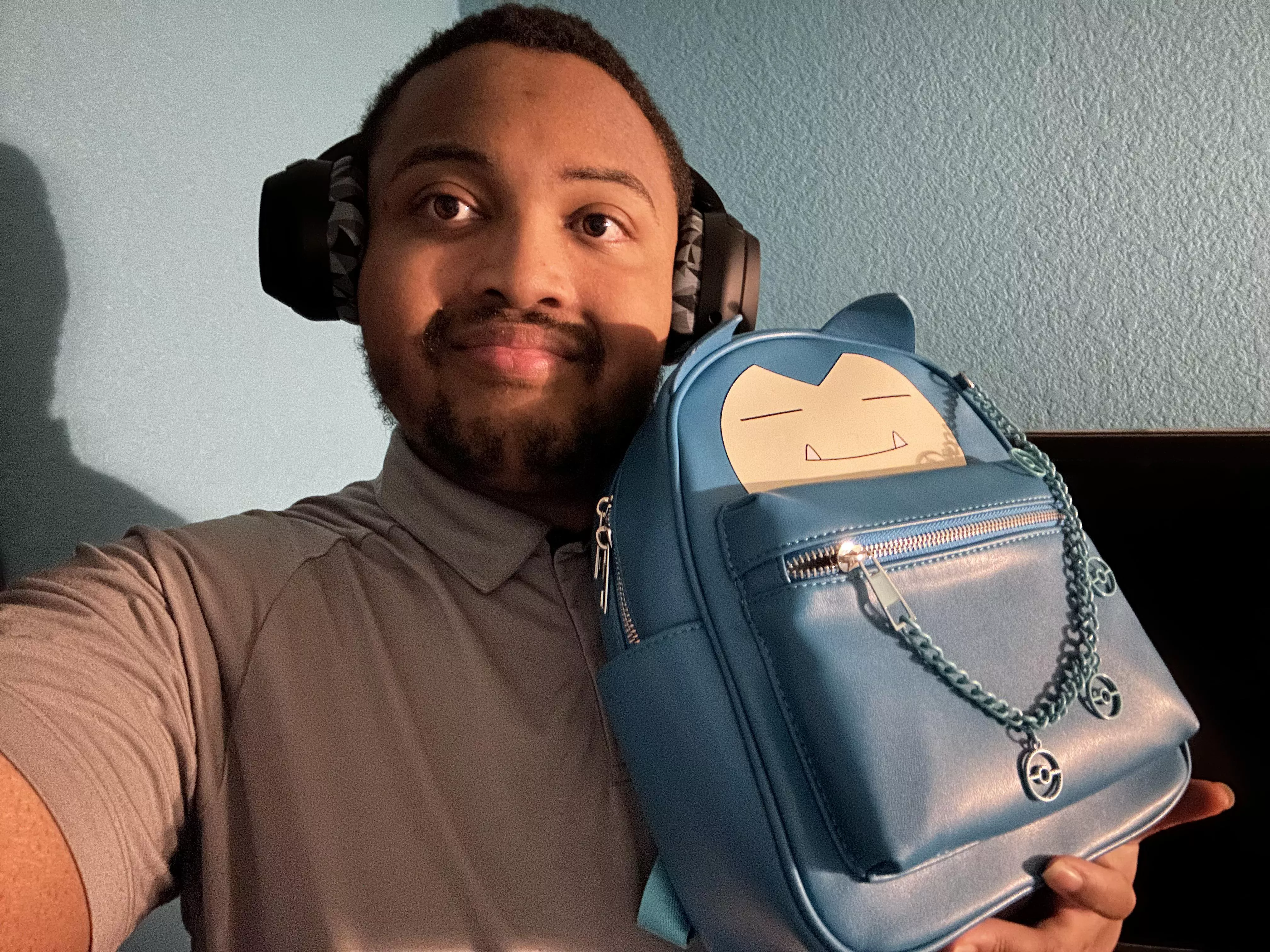 Happy soon-to-be weekend gaymers! Have a bag with the best boi on it :) Happy soon-to-be weekend gaymers! Have a bag with the best boi on it :)