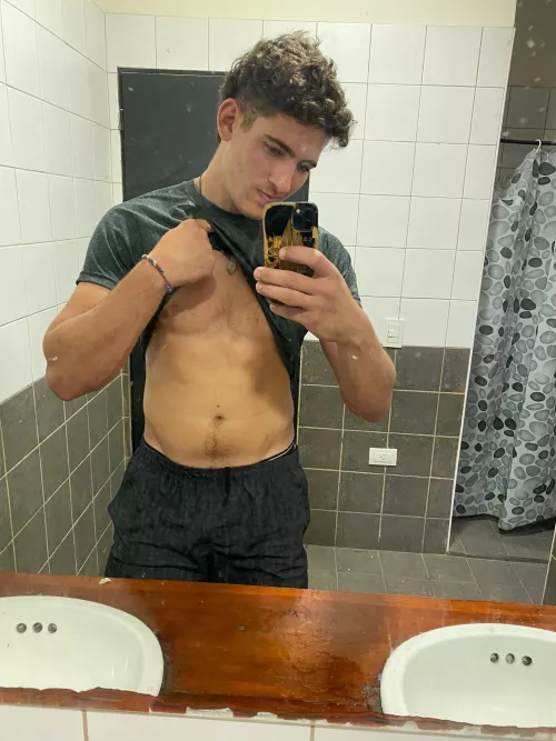 How do you say, I have abs or I haven't?