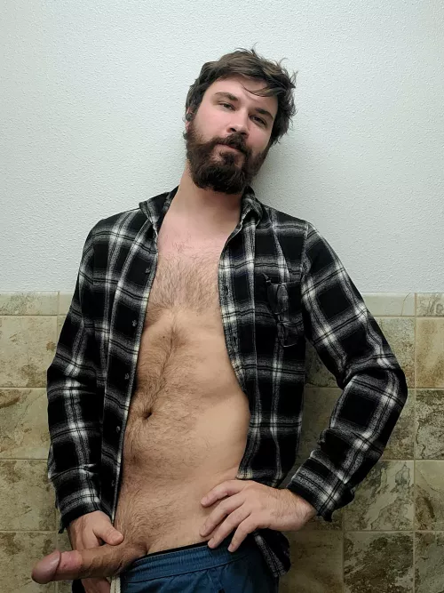 I feel my cock looks irresistibly thick in this photo