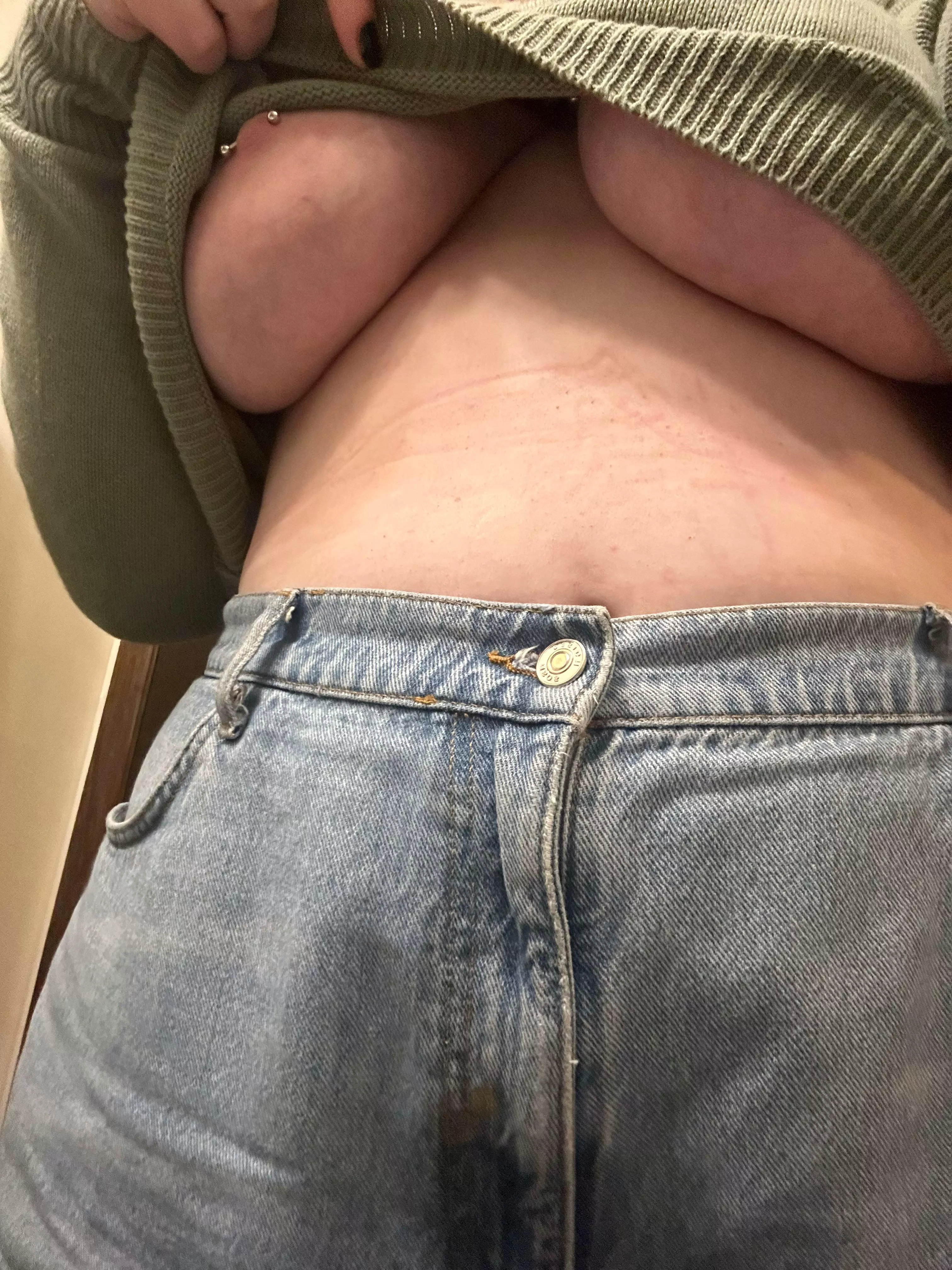 I hate wearing bras 😭🖤