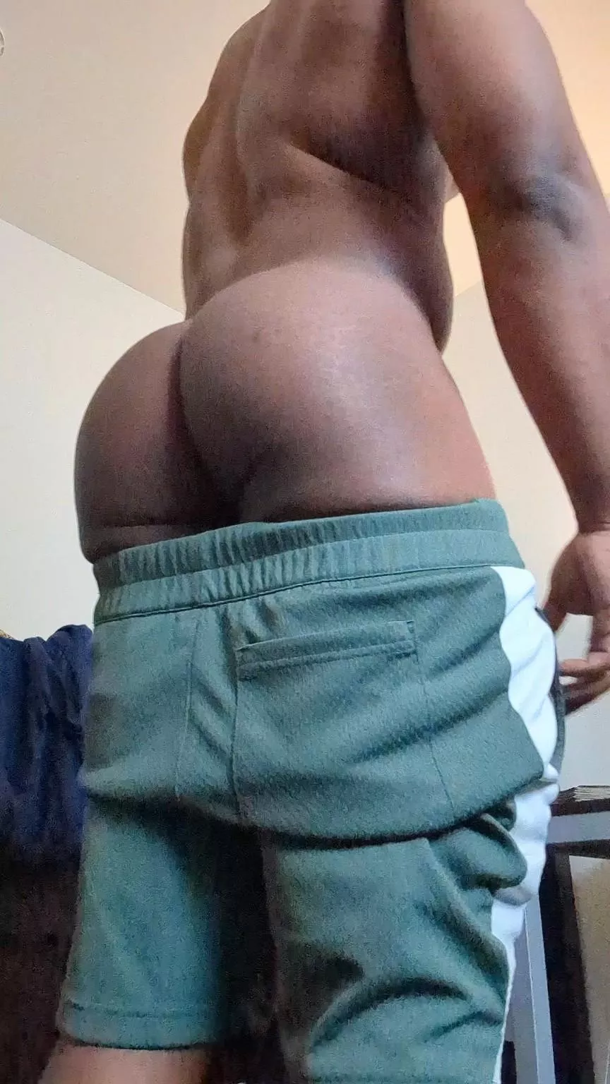 I squat, but should I continue? 🤔