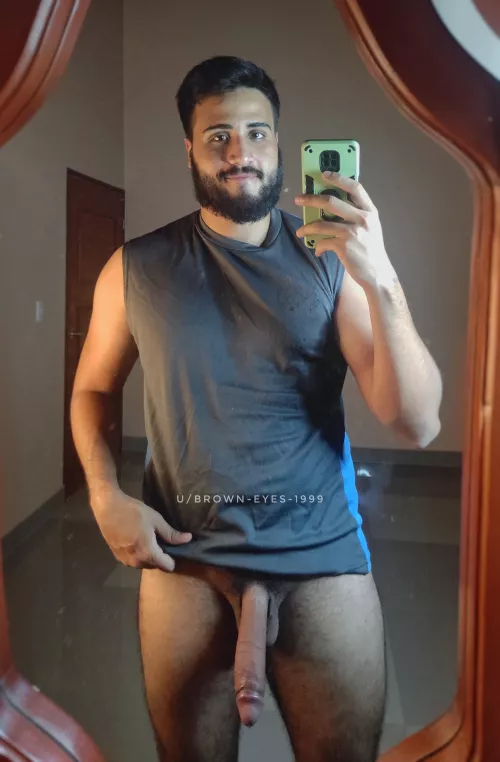 If you zoom in you can see the drop falling 😏🥵 if you want I'll let you clean it with your tongue