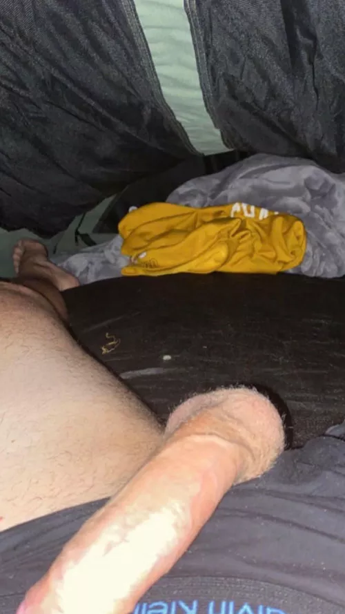 M19 aus entertain me while I’m at work. Only respond to 🔴 and 🟣 snaps 👻bennyhends