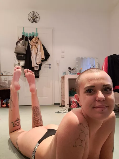 Never got my toes sucked.. Any volunteeers?