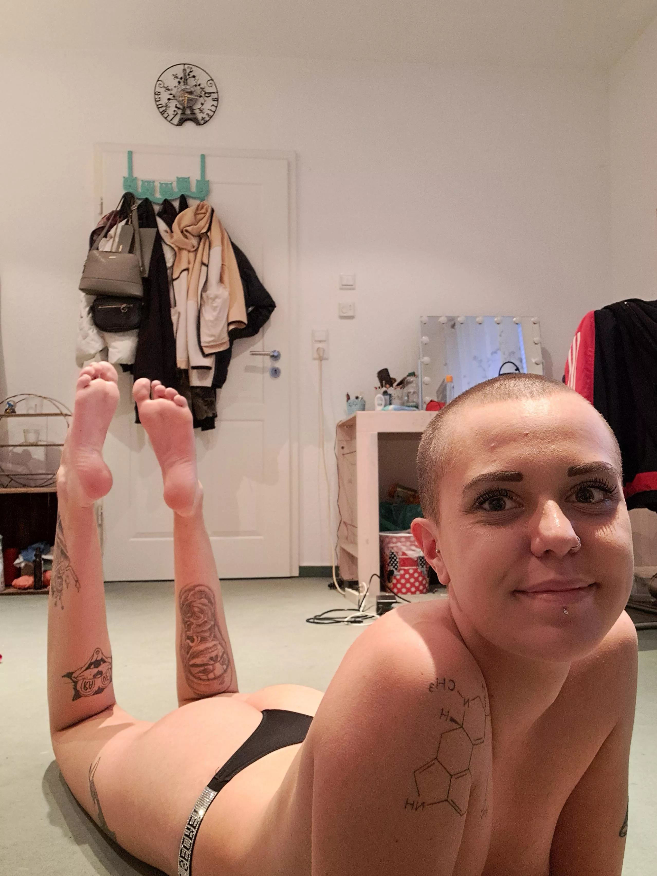 Never got my toes sucked.. Any volunteeers?