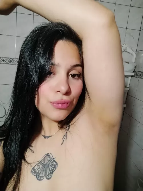 rich smelly armpit available all night for you love