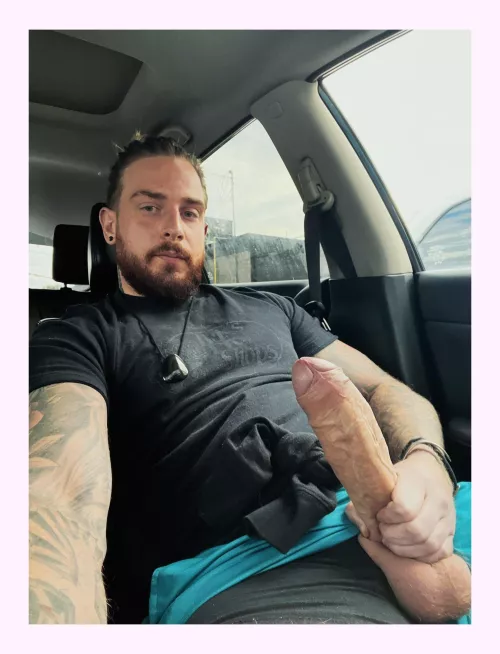 should I dm you the uncropped photo?