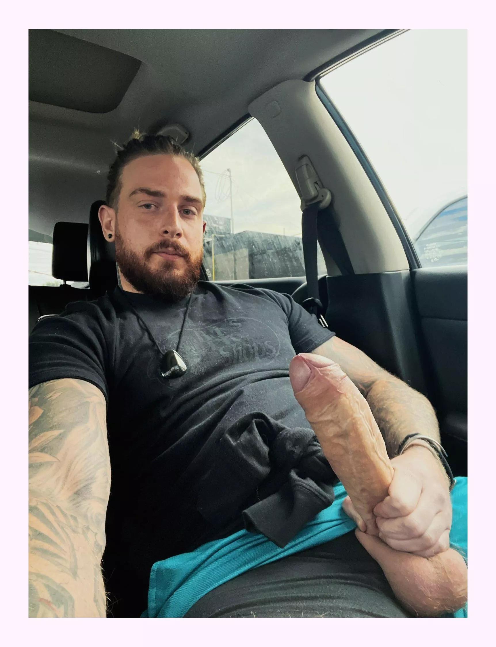 should I dm you the uncropped photo?