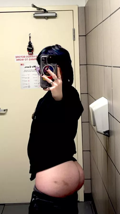 Small titties lil waist and a bubble yummy #sweet #bubblebutt