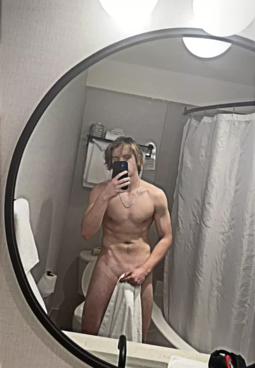 Soft D towel bulges>