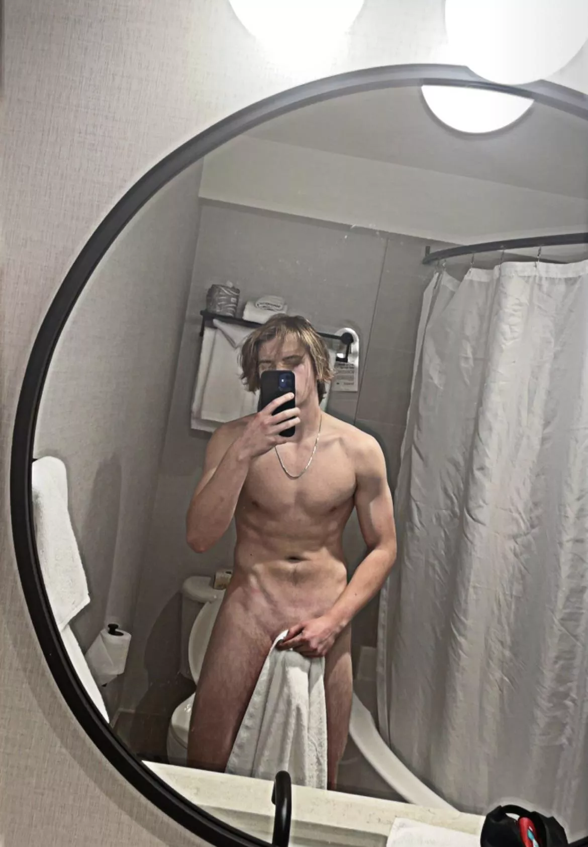 Soft D towel bulges>