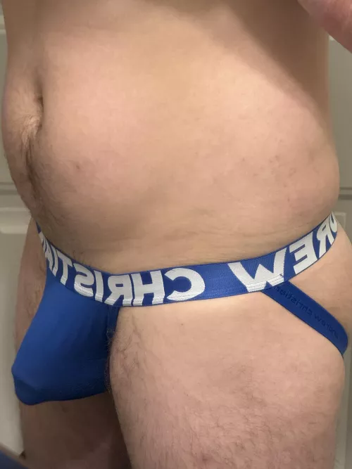 Straight guys are into jocks too!