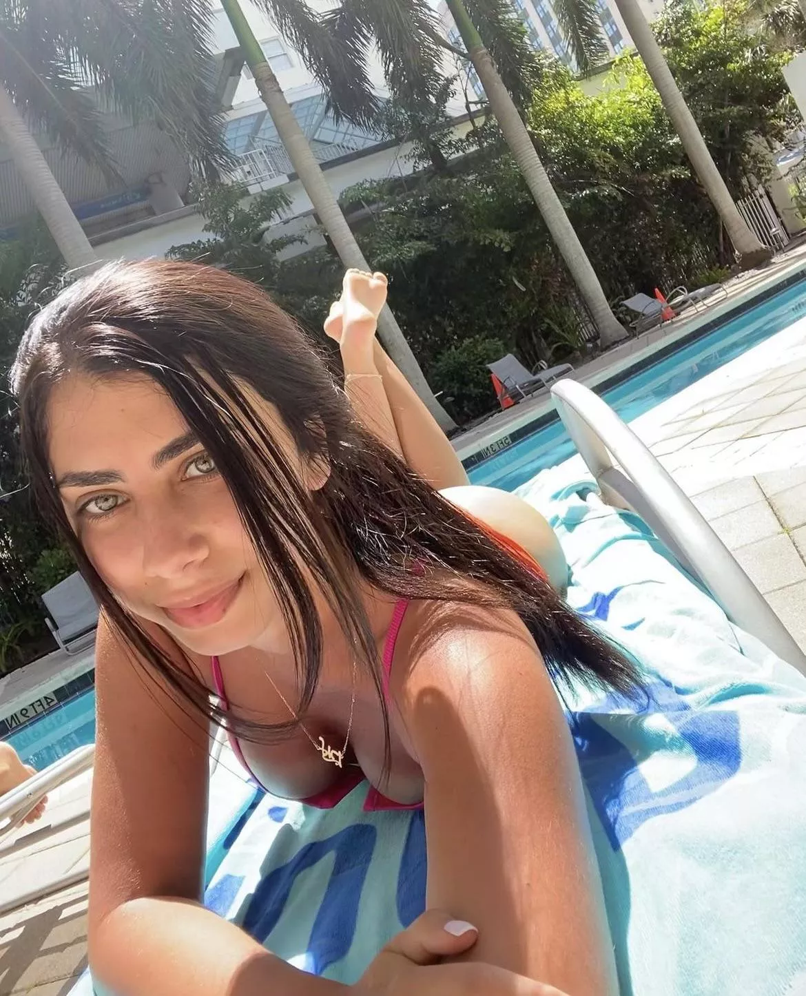 Sunshine makes me smile