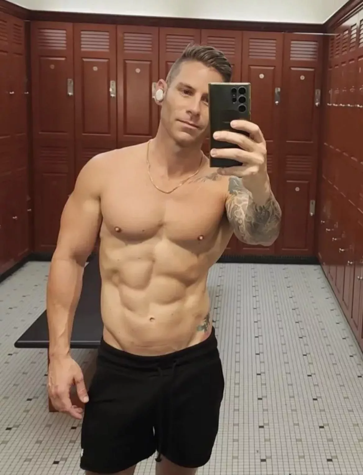 When you get ghosted on the apps so you go to the gym 🥴