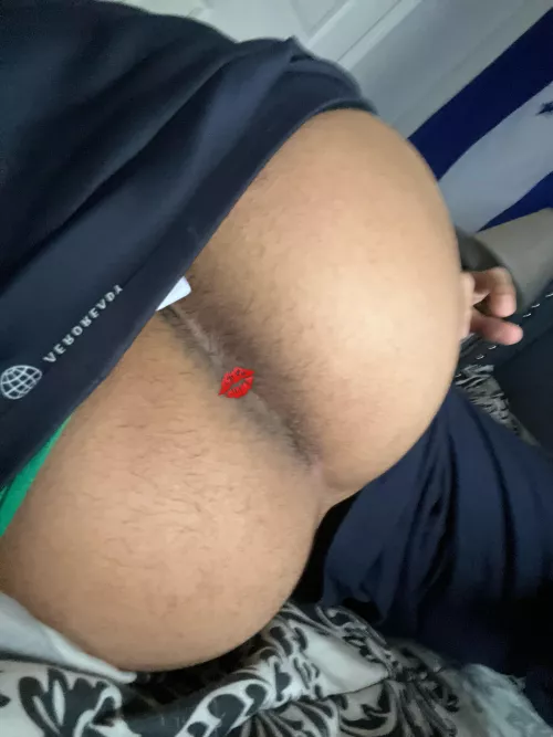 who wants to fuck my barely legal hole?