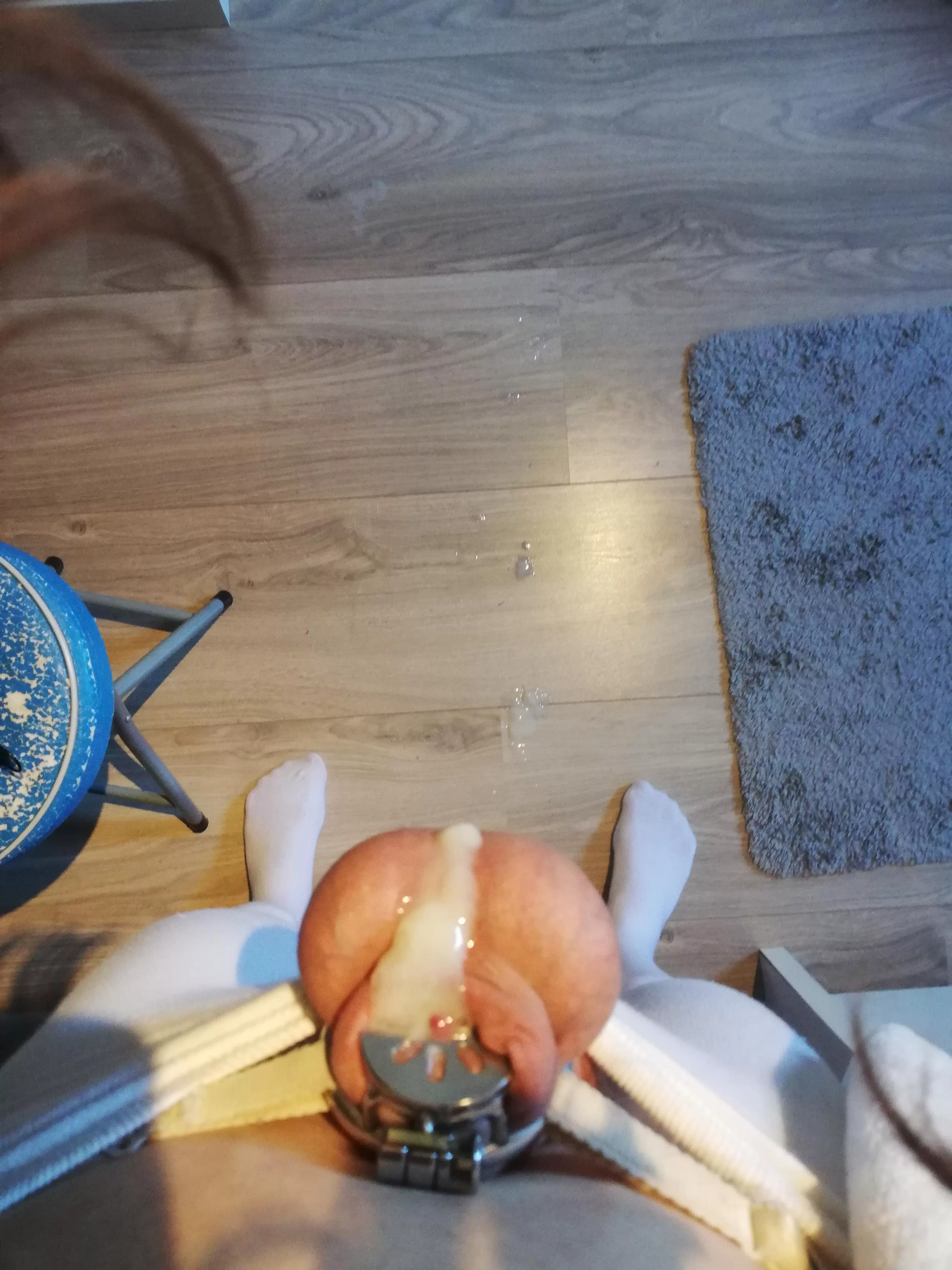 Woepsie made my 1st mess after 12 days locked 🙈🥴