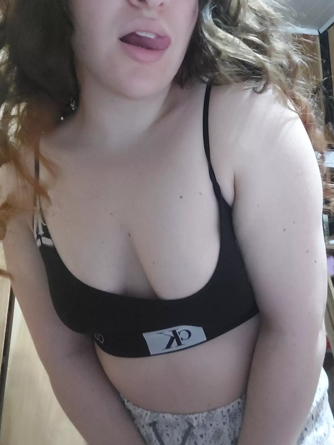 You should take me to bed and show this latin kitty why you are superior