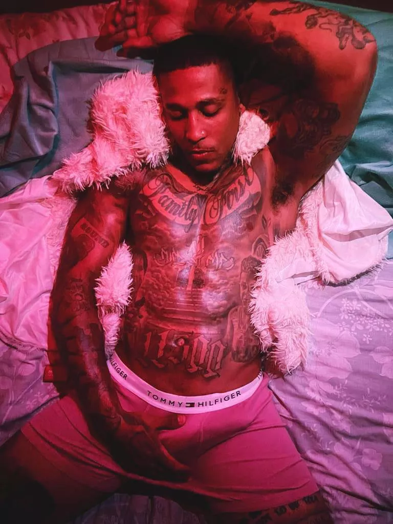 You wanna be sitdown here?😈