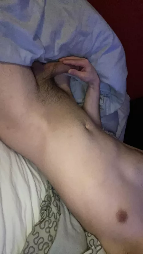 Young skinny boys hmu kyle_kek