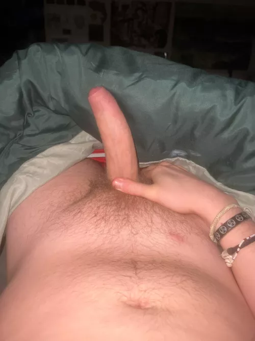 19 Irish, can’t sleep so need someone to jerk with me with face! @b5917787