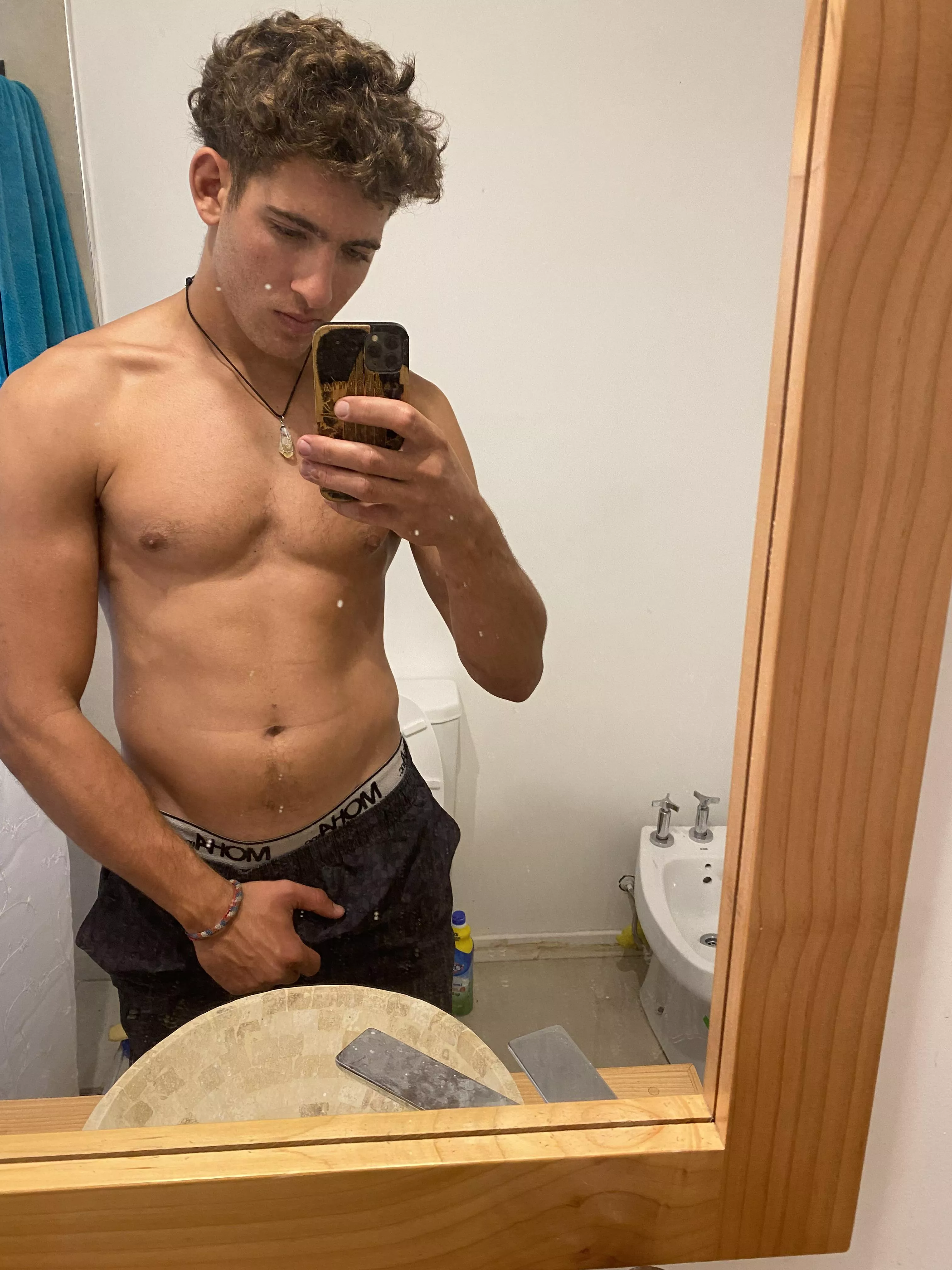 [25] i'm hot or what’s your honest thoughts?