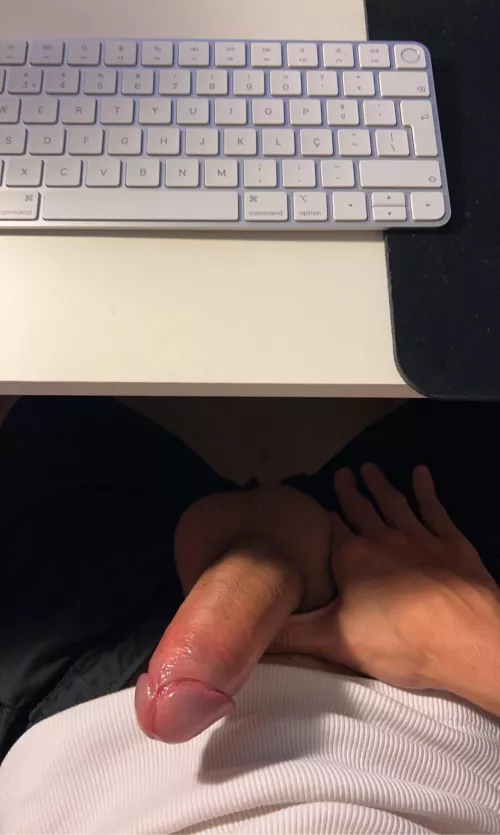 25, looking for a bro to become jerk buddy (add furrylovrs)