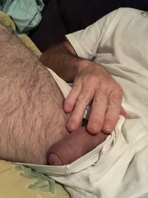 [46] bro in NC with an urge for a good cock sucking from a buddy.