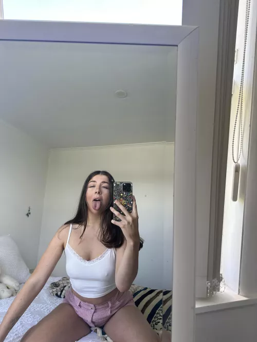 Ahegao girl with small boobs F18