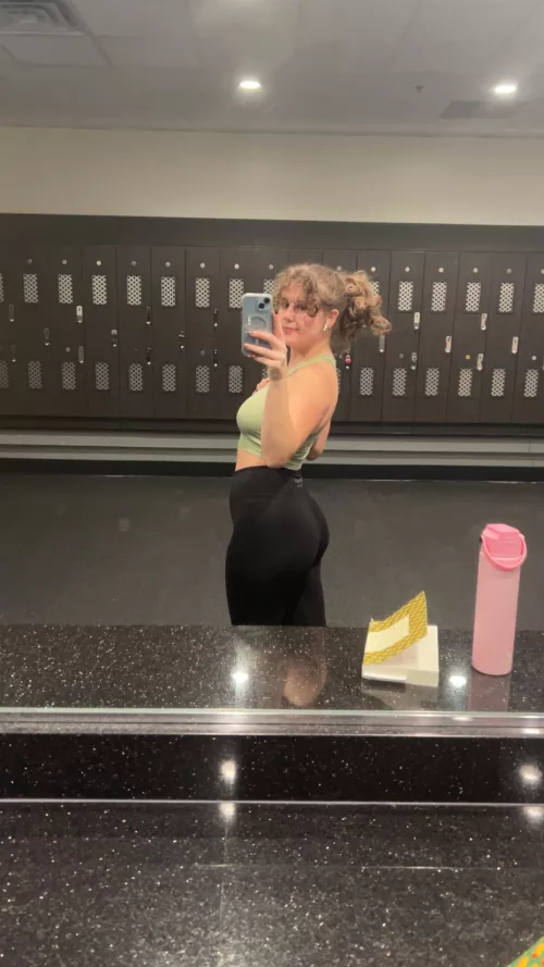 Ass is looking good [F]