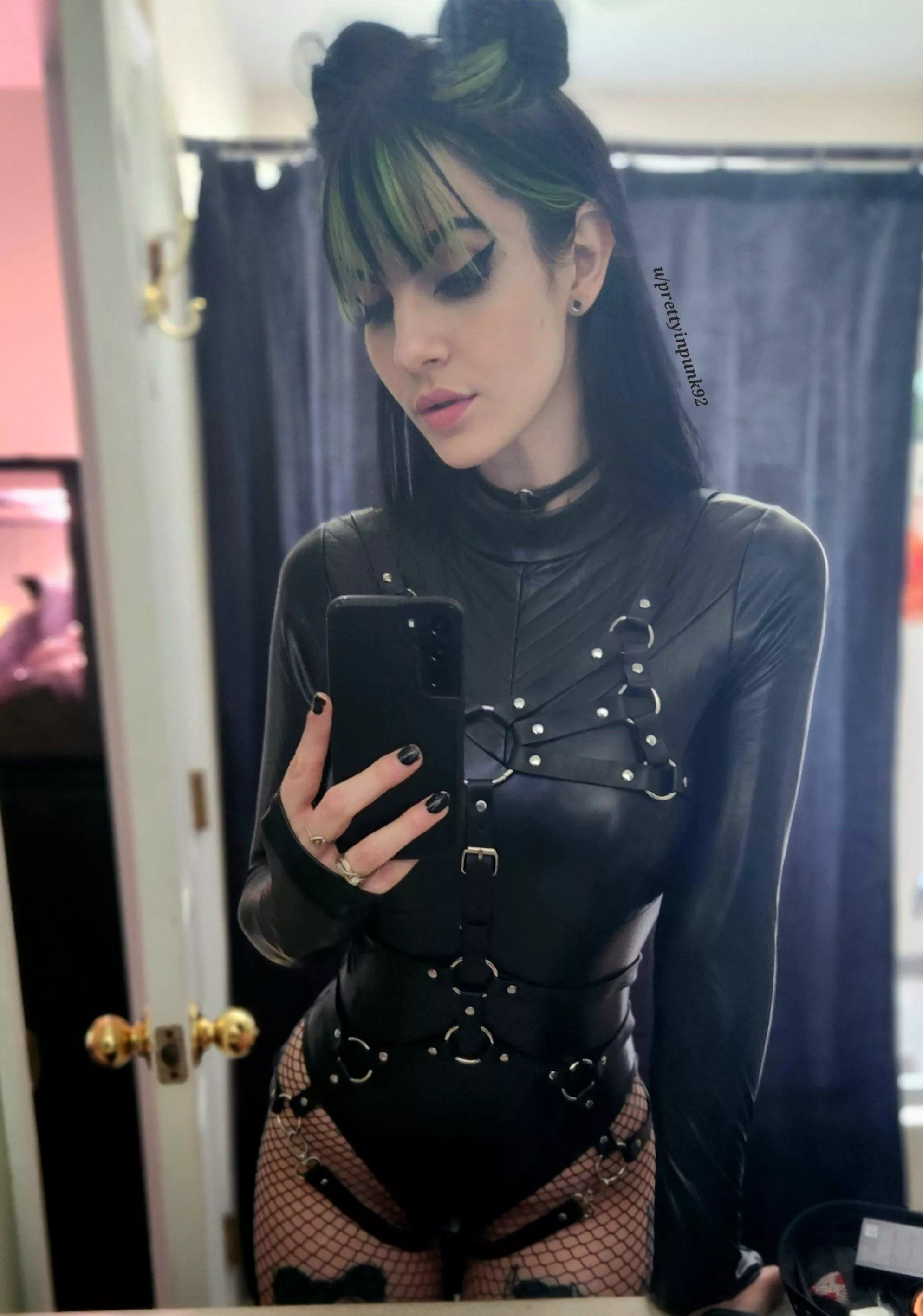 Bad bitch energy in this outfit