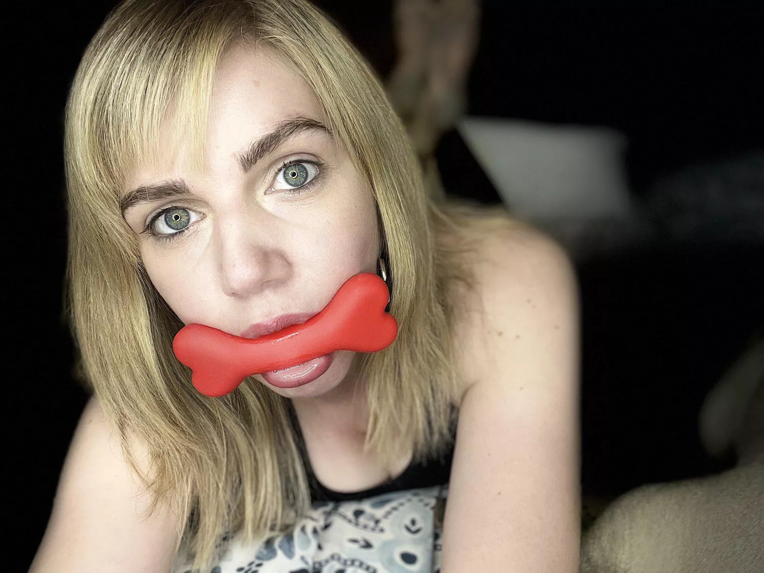 Blonde bombshell ready to ignite your desires