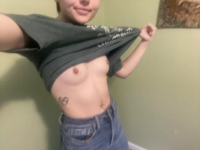 boy boobs … wish I didn’t have em but you can still appreciate them xP