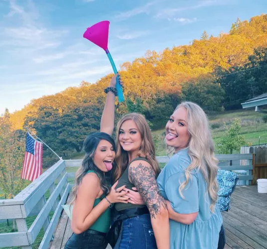 Choose one to mouthfuck[3]