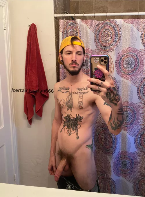 Do you like big dicks and lots of ink?