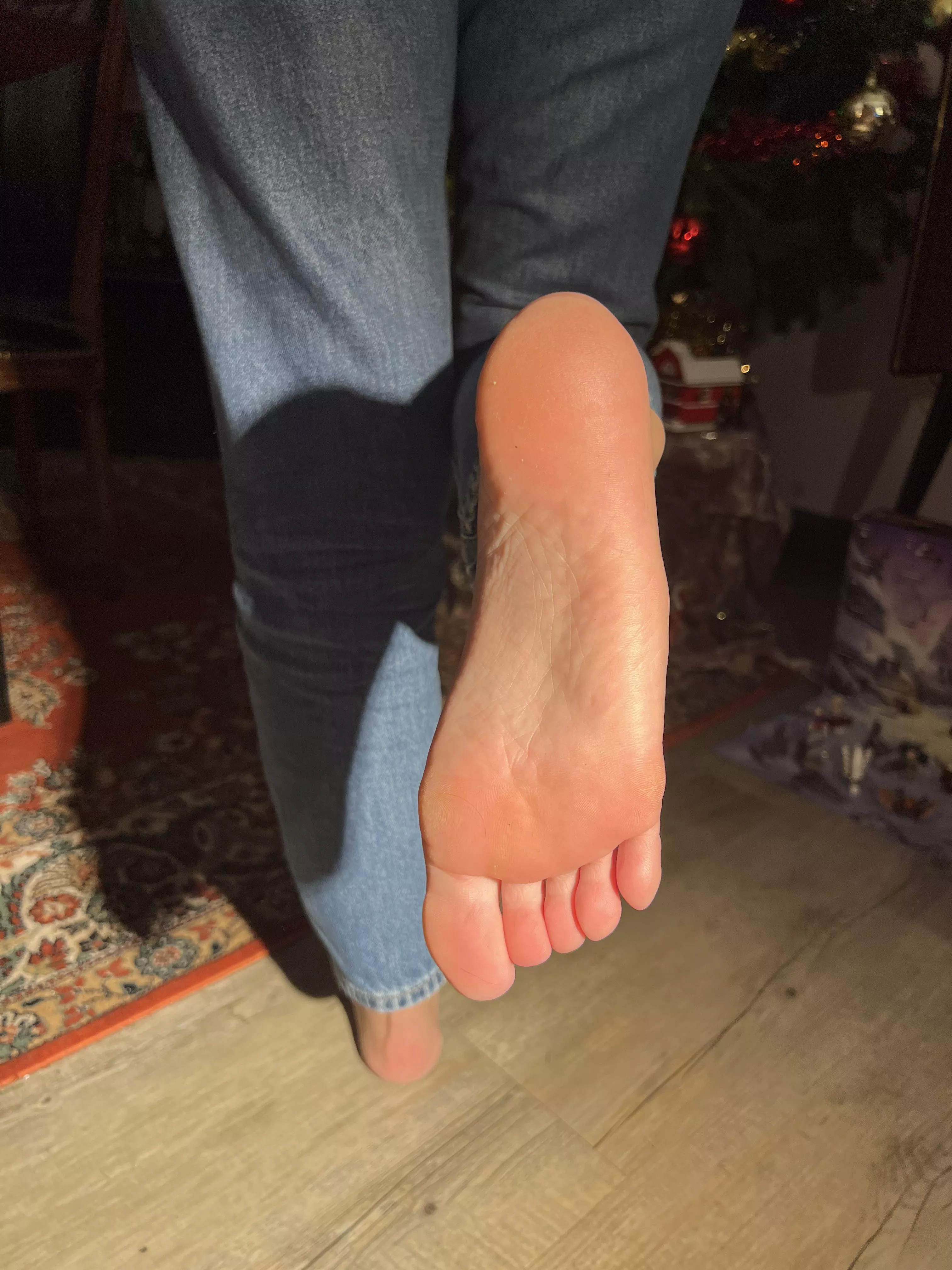 (F19) Im very agile with my toes😏 OC