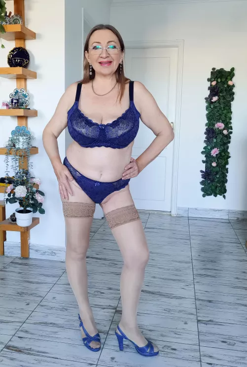 F58, I love stockings and high heels shoes