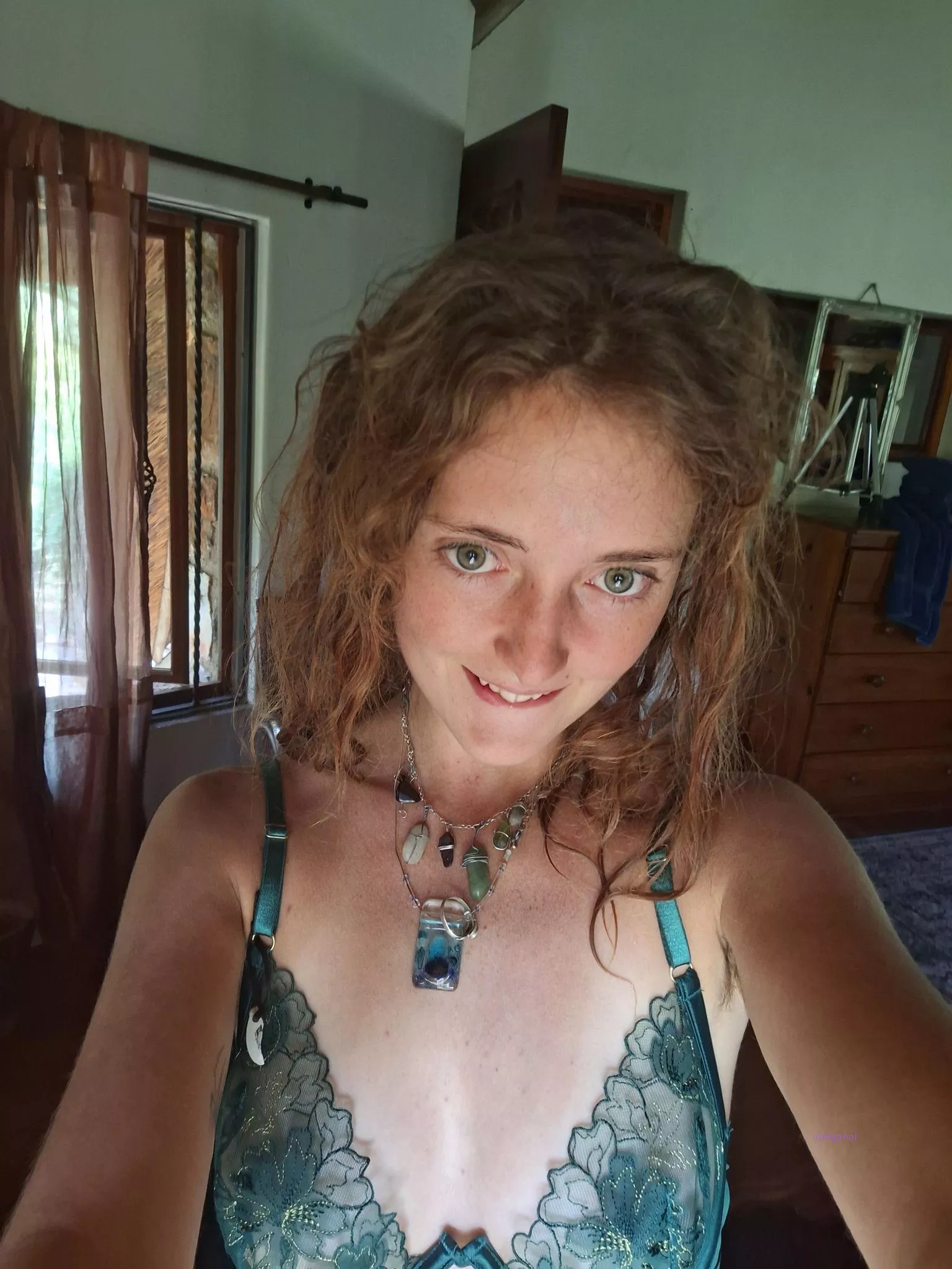 feeling sexy in this green outfit, waiting for u heehe