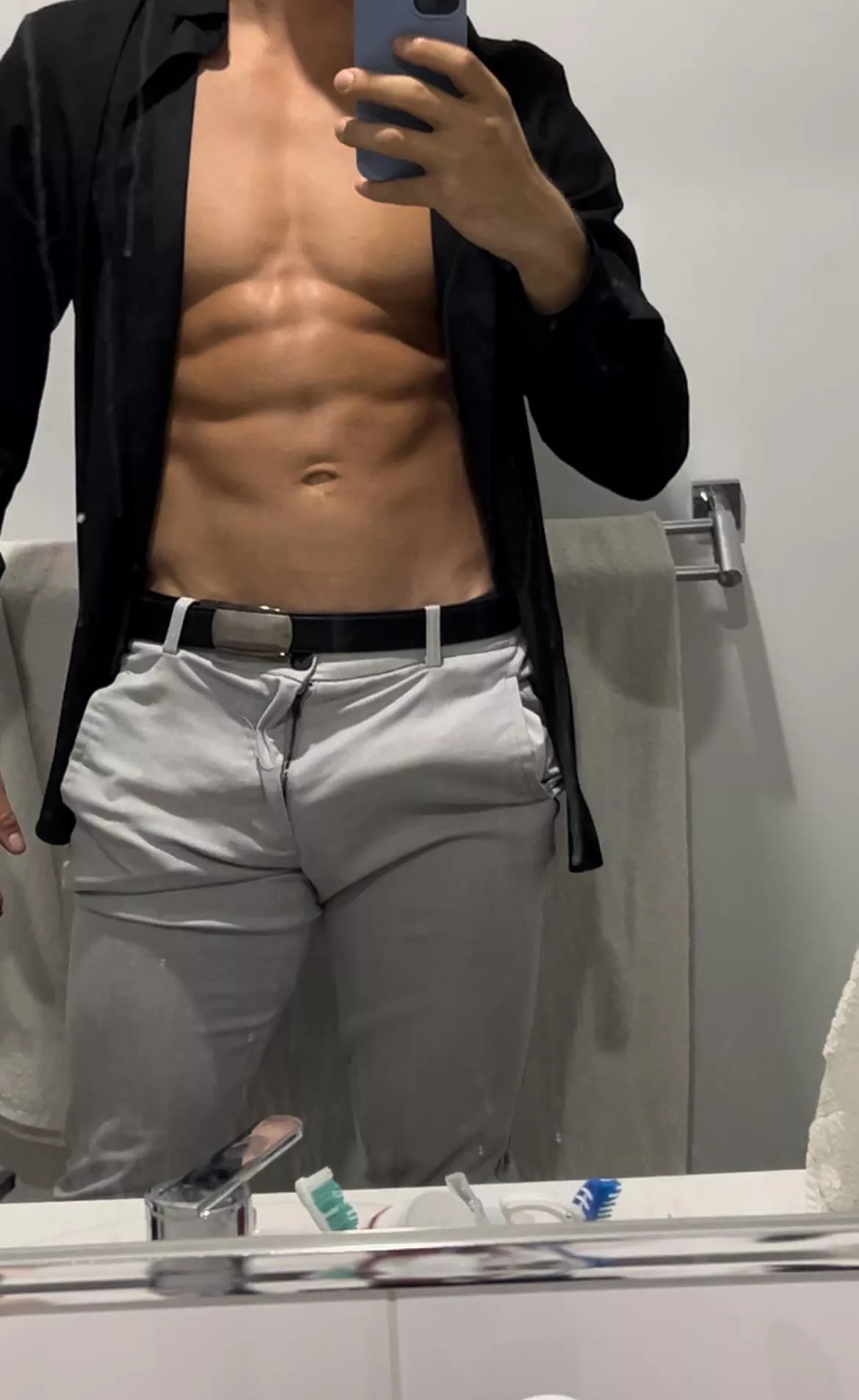 Grey pants are the new grey sweats 🥵